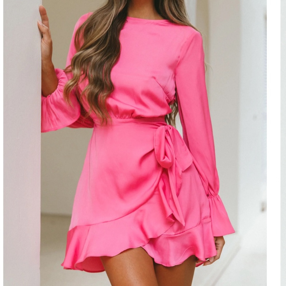 Pink Selfie Leslie Dress